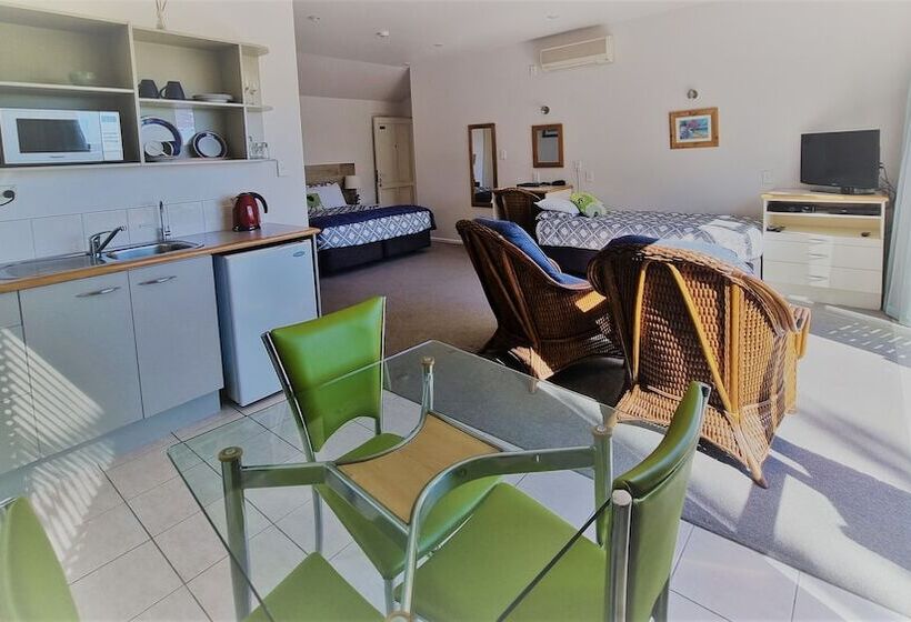 استودیوی استاندارد با چشمانداز دریا, Admirals View Lodge