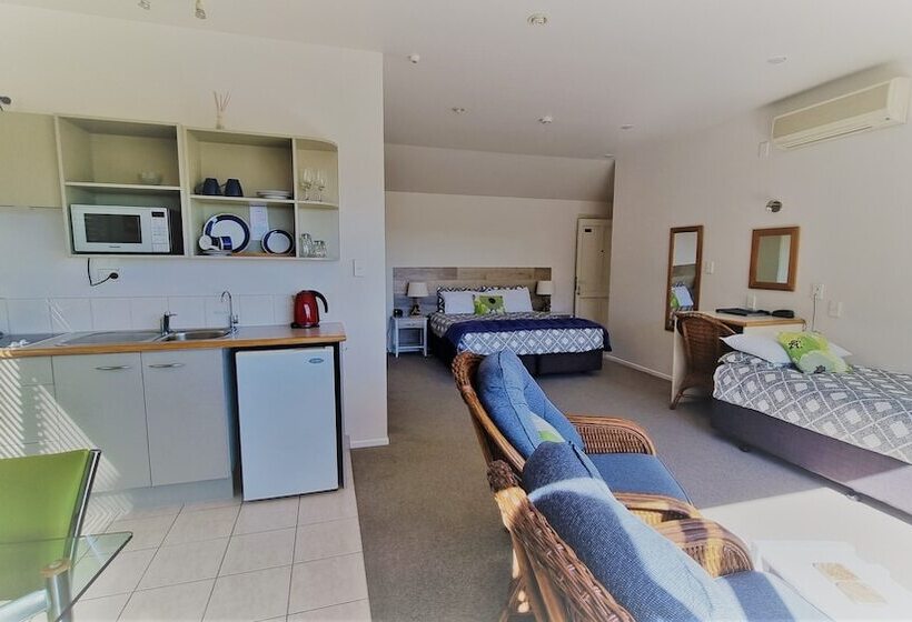 استودیوی استاندارد با چشمانداز دریا, Admirals View Lodge