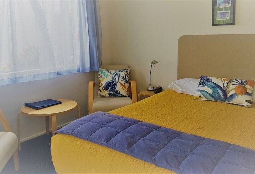 استودیوی استاندارد, Admirals View Lodge