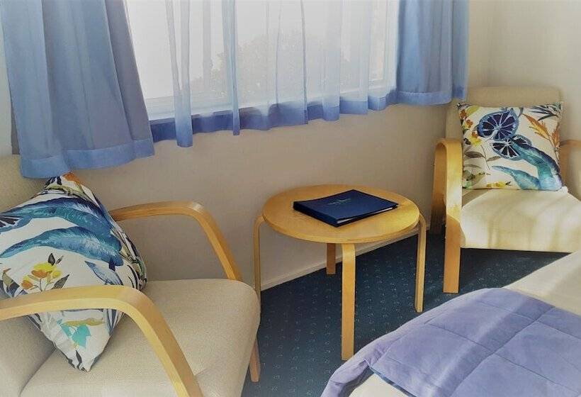 استودیوی استاندارد, Admirals View Lodge