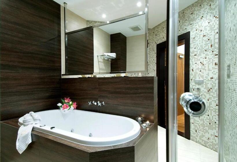 سوییت لوکس, Boutique Hotel Dubná Skala