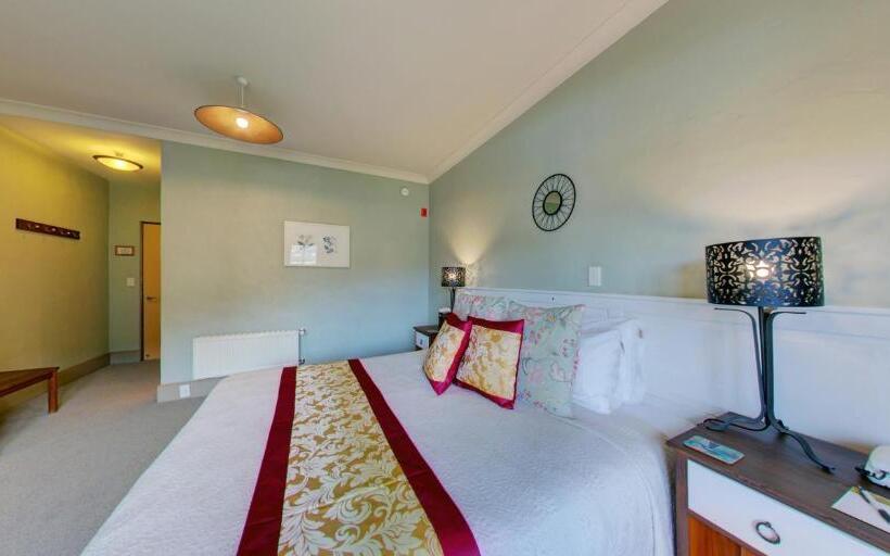 اتاق پرمیوم, Browns Boutique