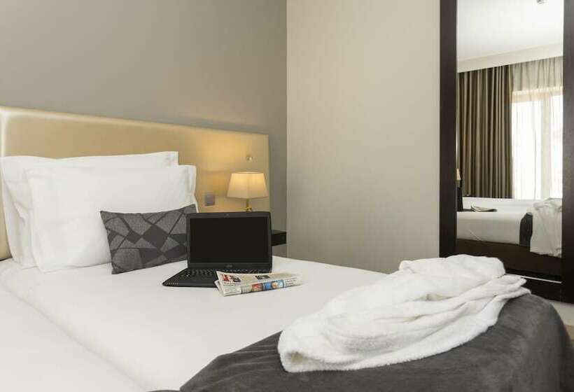 اتاق استاندارد یک نفره, Czar Lisbon