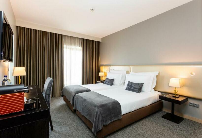 اتاق سوپریور, Czar Lisbon