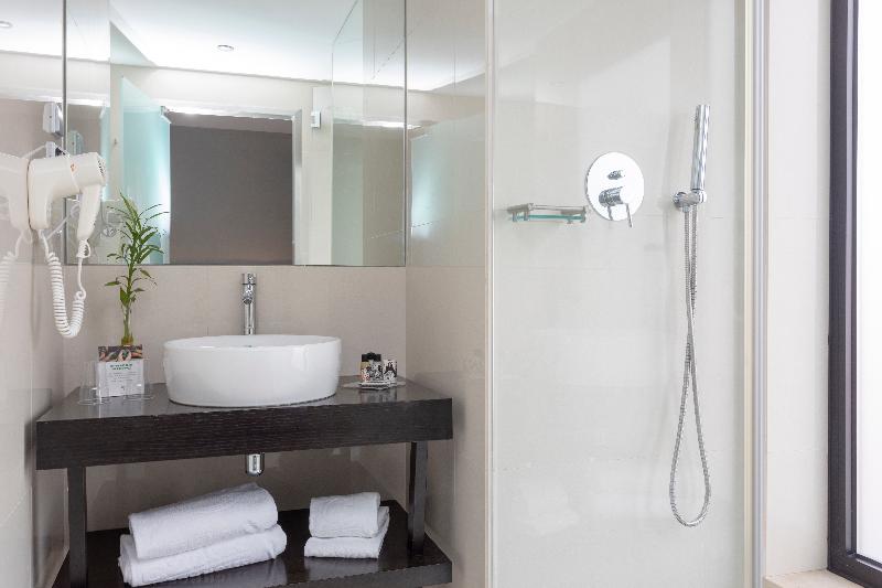 اتاق سوپریور سه تخته, Czar Lisbon