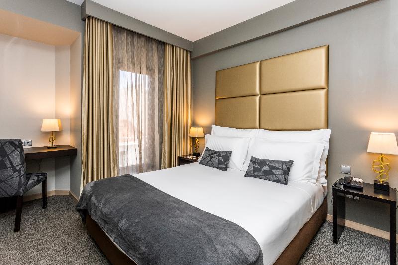 اتاق استاندارد یک نفره, Czar Lisbon