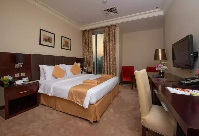 キングサイズベッドのスタンダードルーム, Mercure Corniche Al Khobar