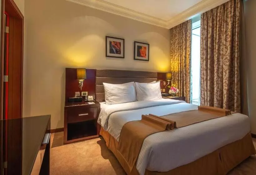 キングサイズベッドのスタンダードルーム, Mercure Corniche Al Khobar