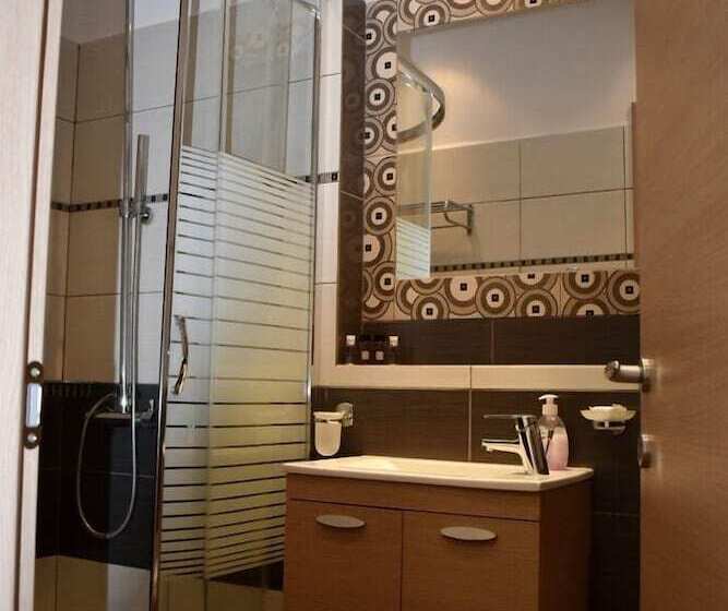 수피리어 룸, Minoa