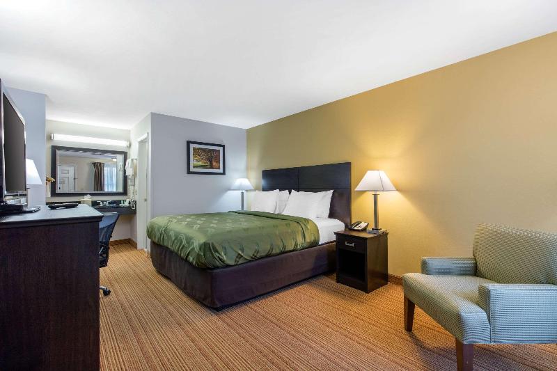 스위트 킹사이즈 침대, Ramada By Wyndham Dammam Khaleej Road