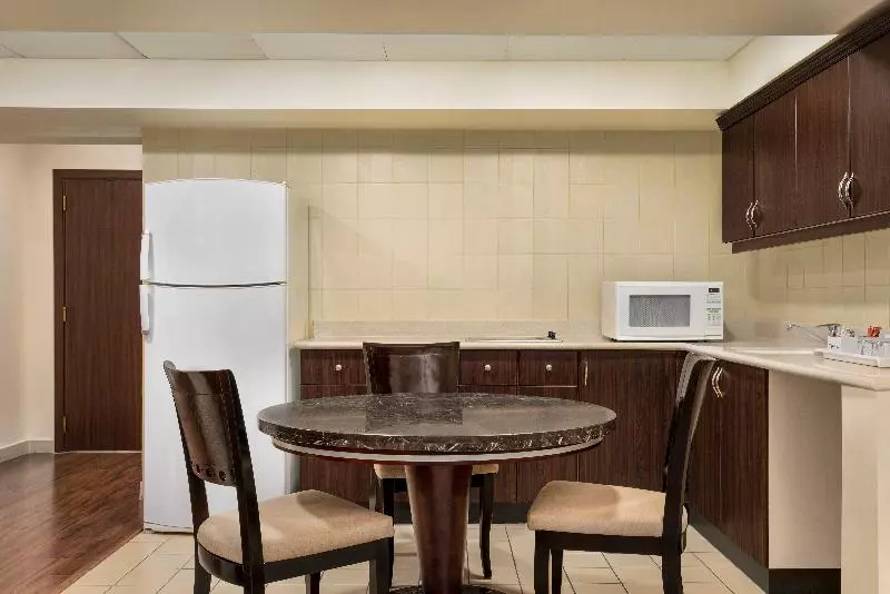 3 Bedroom Suite, Eastyard Dammam Hotel Formerly Ramada By Wyndham Dammam