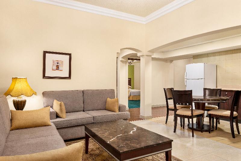 3 Bedroom Suite, Ramada By Wyndham Dammam Khaleej Road