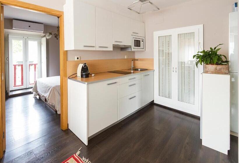 جناح جونيور عائلى, O Remanso Dos Patos