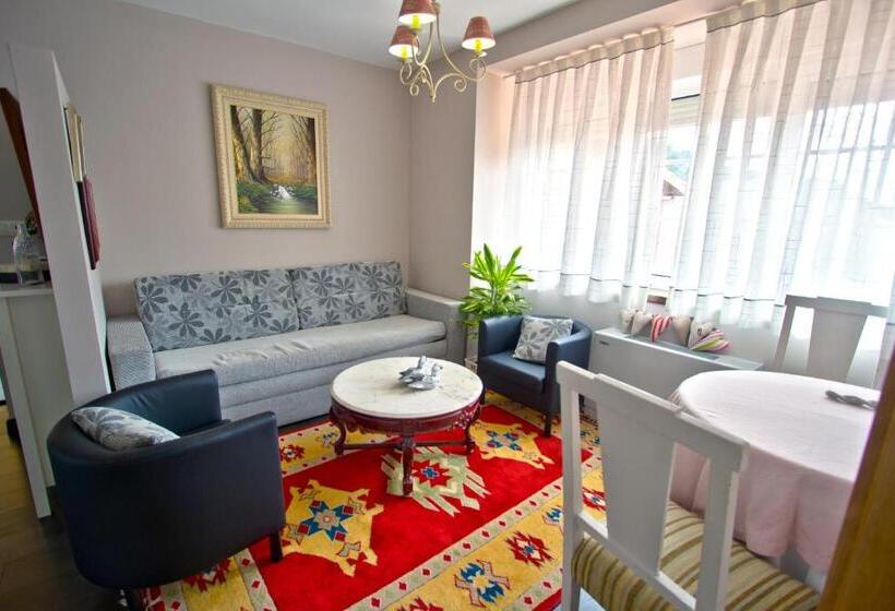 جناح جونيور عائلى, O Remanso Dos Patos