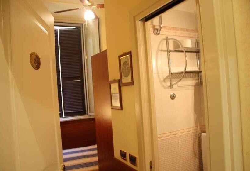 اتاق استاندارد سه نفره, Viennese