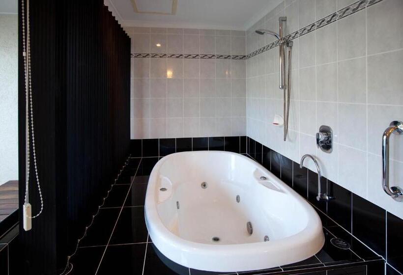 Студия Стандарт, Regal Port Douglas