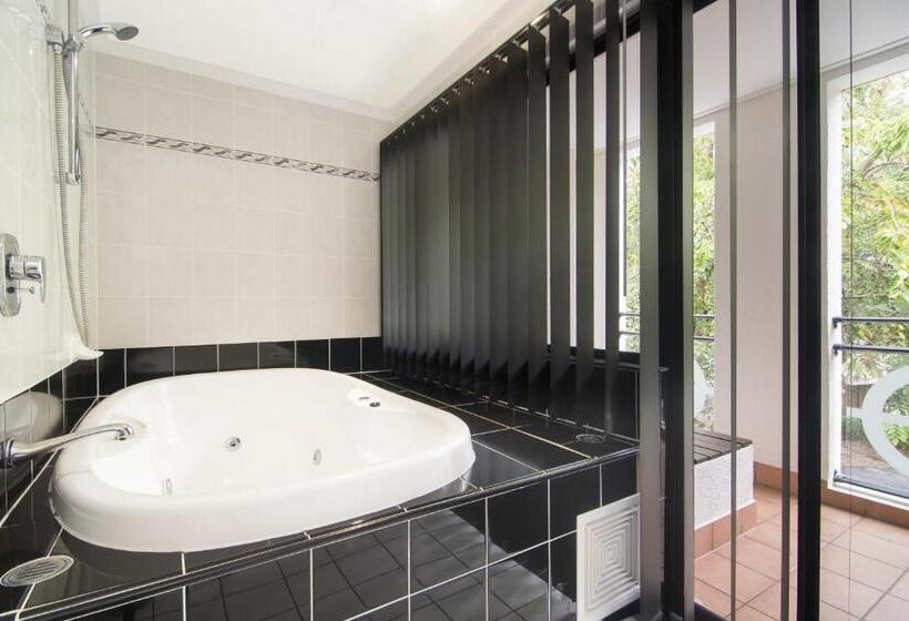 إستوديو قياسى, Regal Port Douglas