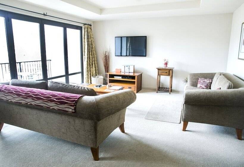 آپارتمان 3 خوابه, The Glebe Apartments