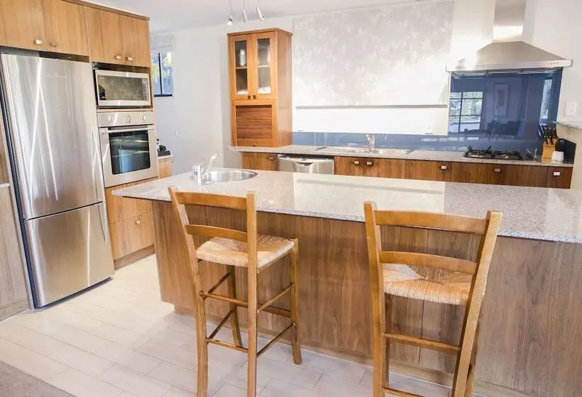 , The Glebe Apartments