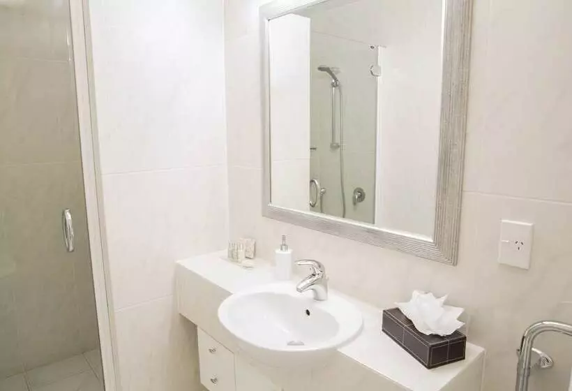 , The Glebe Apartments