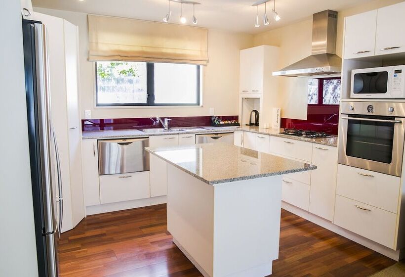 Апартаменты 4 Спальни, The Glebe Apartments