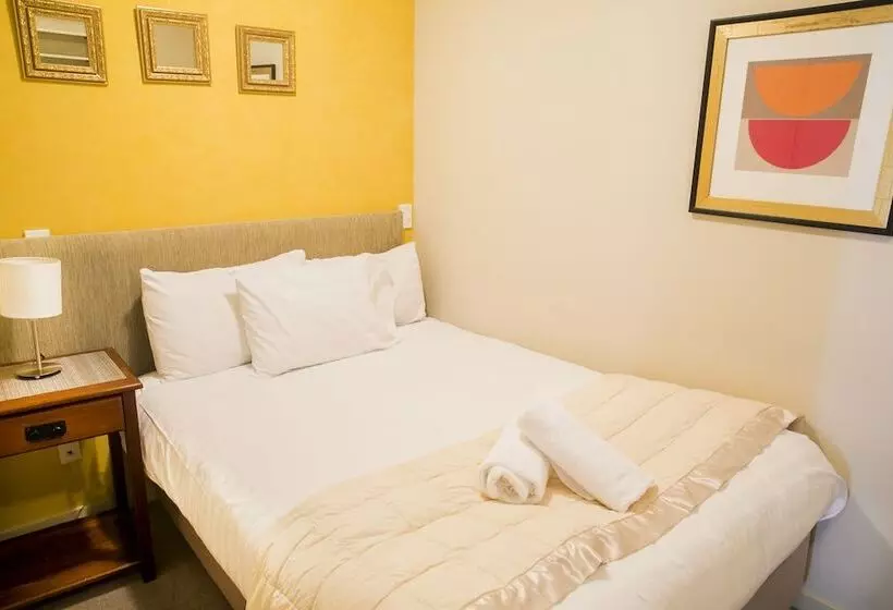 اتاق پنت هاوس, The Glebe Apartments