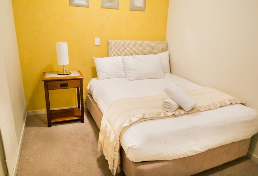 اتاق پنت هاوس, The Glebe Apartments