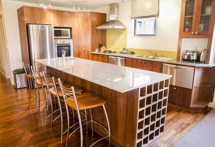 اتاق پنت هاوس, The Glebe Apartments