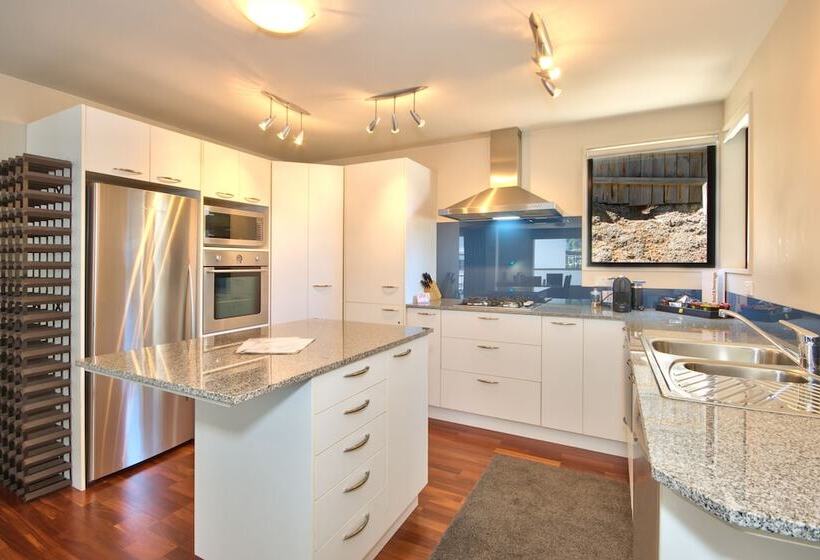 آپارتمان 3 خوابه, The Glebe Apartments