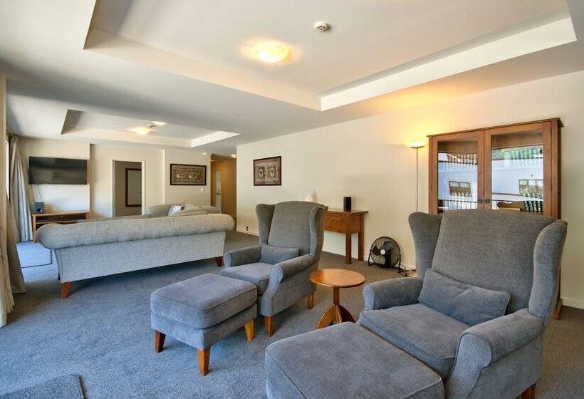 آپارتمان 3 خوابه, The Glebe Apartments