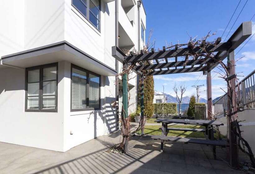 Апартаменты 4 Спальни, The Glebe Apartments