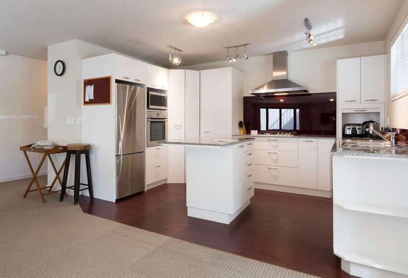 Апартаменты 4 Спальни, The Glebe Apartments