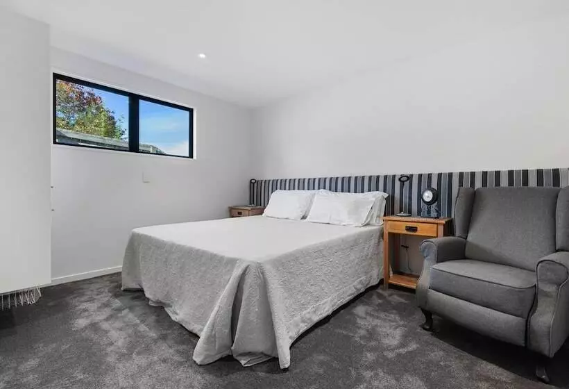 1 Bedroom Penthouse Apartment, The Glebe Apartments