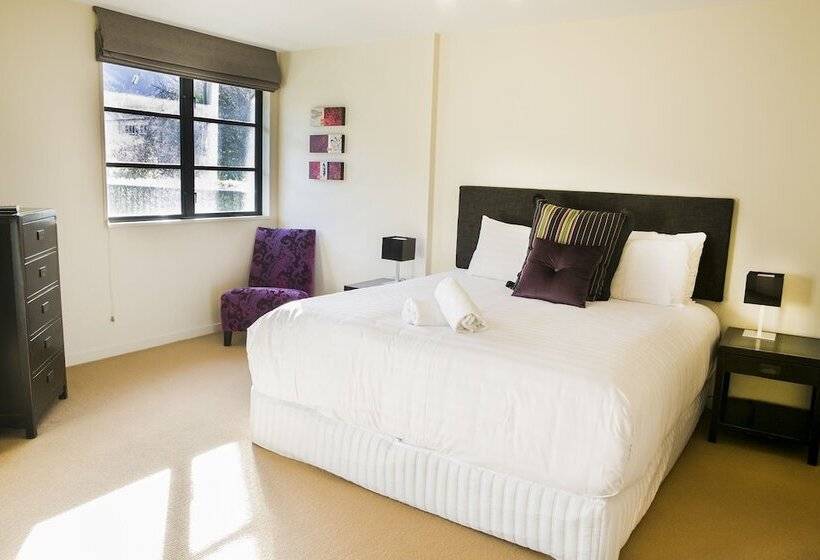 اتاق پنت هاوس, The Glebe Apartments