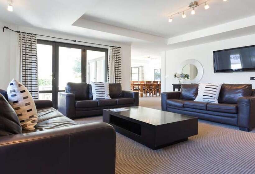 آپارتمان 4 خوابه, The Glebe Apartments