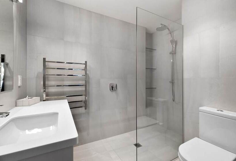 1 Bedroom Penthouse Apartment, The Glebe Apartments