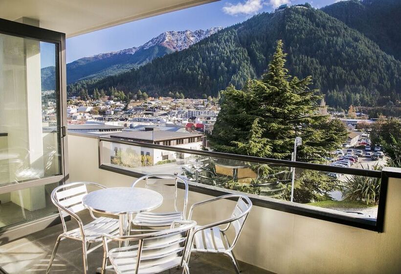 اتاق پنت هاوس, The Glebe Apartments