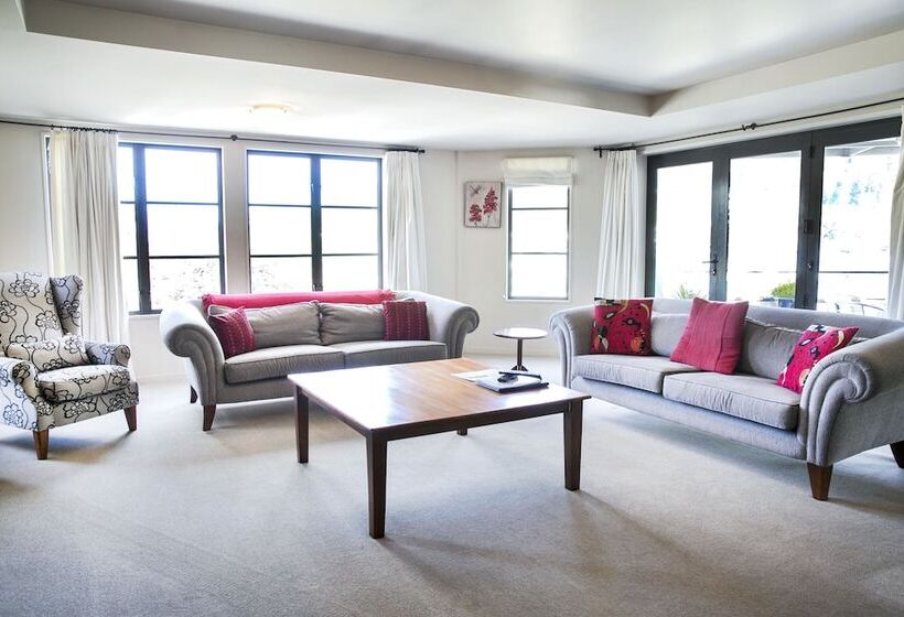 آپارتمان 4 خوابه, The Glebe Apartments