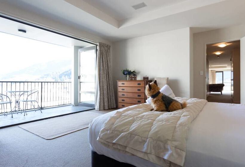 1 Bedroom Penthouse Apartment, The Glebe Apartments