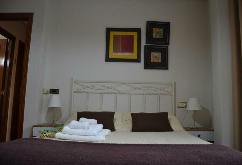 带共用浴室的标准房间, Pensión O Camiño