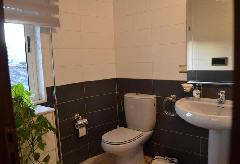 标准间, Pensión O Camiño