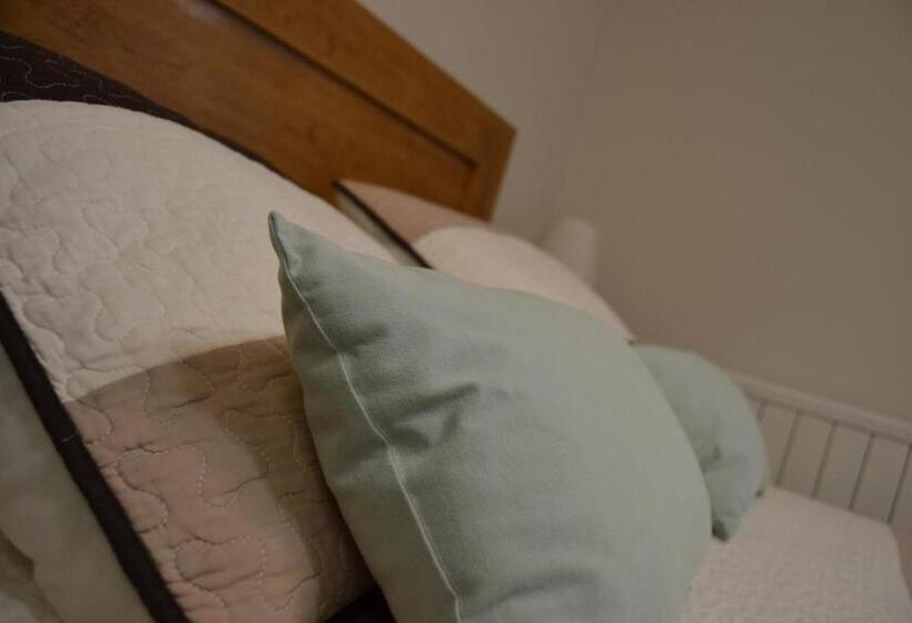 标准间, Pensión O Camiño