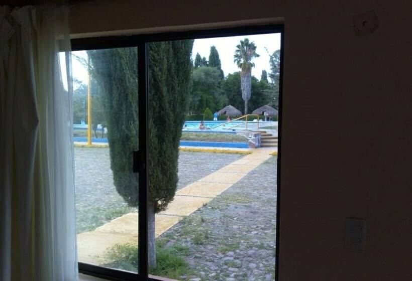 غرفة أساسية, Nuevo Centro Vacacional Gogorron