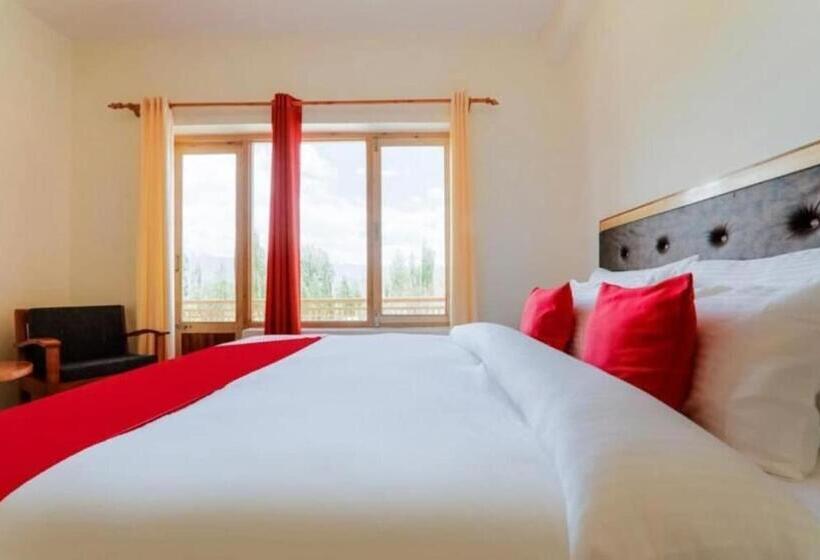 Номер Стандарт с Балконом, Sankar Residency