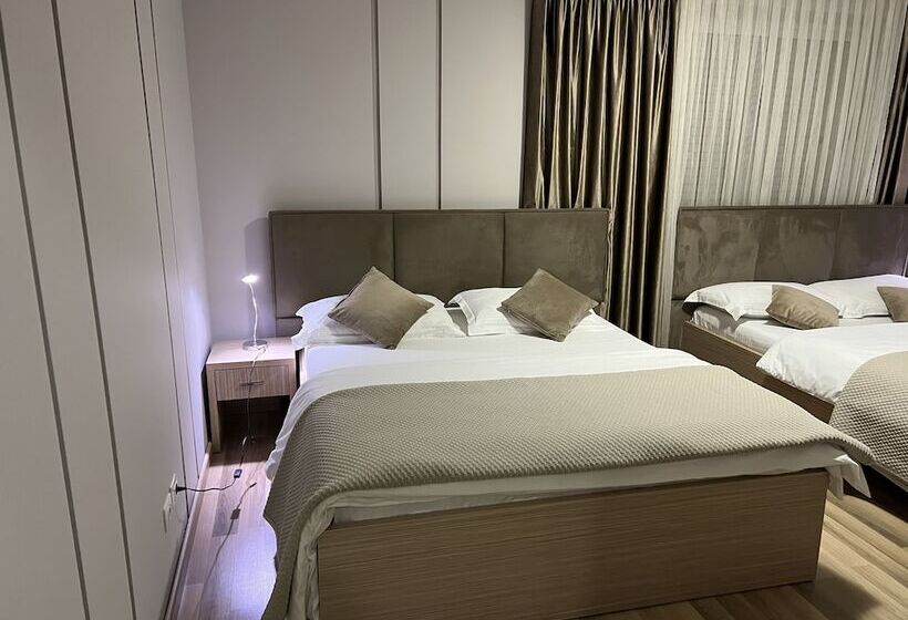 غرفة إقتصادية ثلاثية, Freddy S