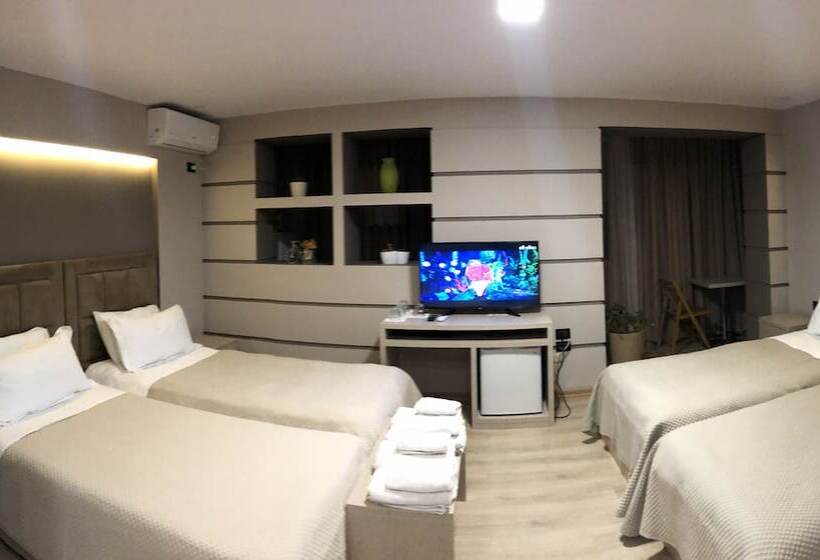 غرفة قياسية رباعية, Freddy S