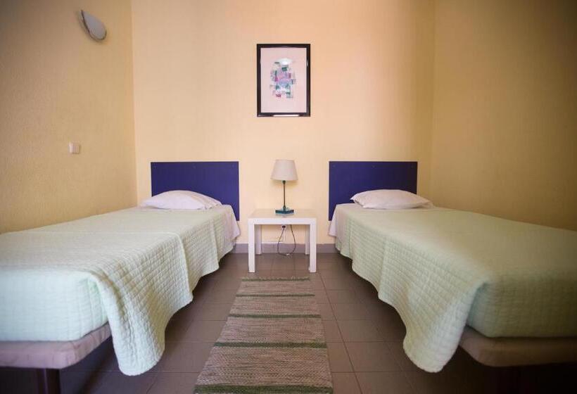 适合残疾人使用的标准间, Hi Lagos  Pousada De Juventude