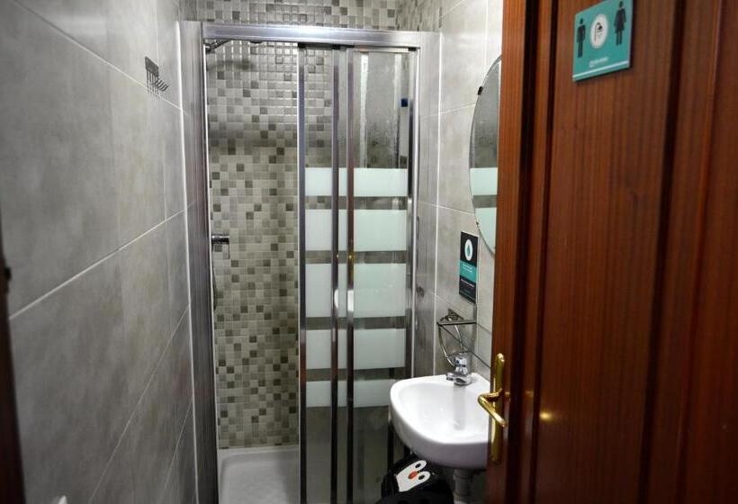 스탠다드 4인용 룸 공용 욕실, Albergue O Fogar De Teodomiro