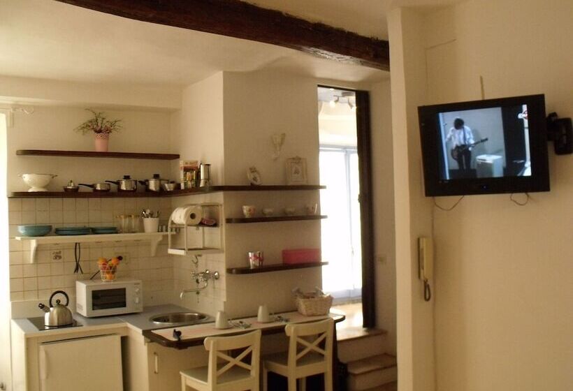 스탠다드 스튜디오, B&b Ventisei Scalini A Trastevere