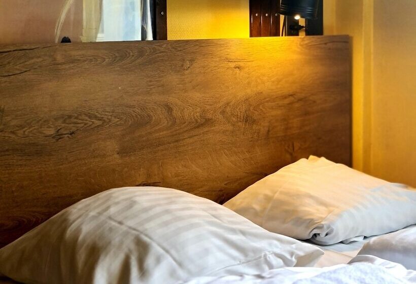 家庭房间共用浴室, Copenhagen Downtown Hostel